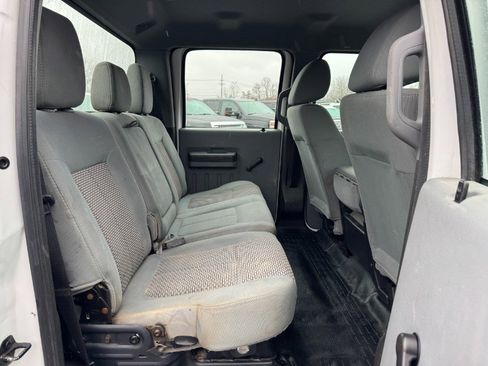 Used 2013 Ford F250 XL w/ Camper Pkg image 17