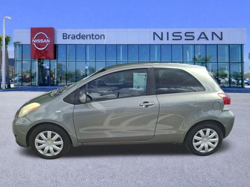 Used 2009 Toyota Yaris 2-Door Hatchback FWD image 8