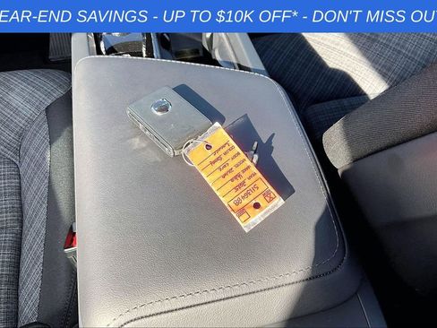 Used 2025 Volvo XC60 B5 Core w/ Protection Package Premier image 13