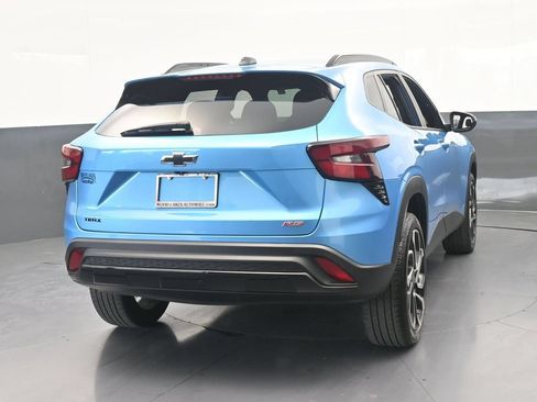 Used 2025 Chevrolet Trax RS FWD image 5