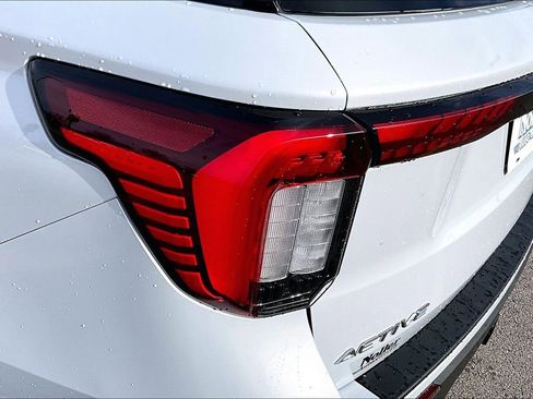 New 2026 Ford Explorer Active image 28