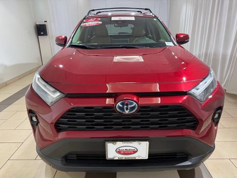 Certified 2022 Toyota RAV4 XLE Premium AWD/4WD image 8