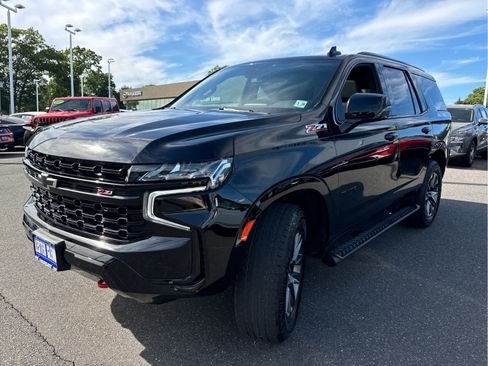 Certified 2023 Chevrolet Tahoe Z71 w/ Luxury Package AWD/4WD image 6