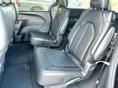 New 2026 Chrysler Pacifica Select image 23