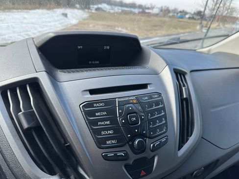 Used 2018 Ford Transit 250 Base image 17
