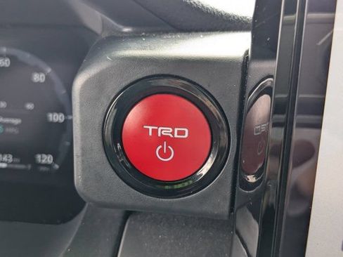 Used 2024 Toyota Tacoma TRD Off-Road w/ TRD Off Road Upgrade Package AWD/4WD image 29