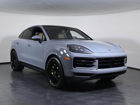 Used 2026 Porsche Cayenne E-Hybrid Coupe image 9