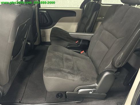Used 2018 Dodge Grand Caravan SE w/ UConnect Hands-Free Group image 9