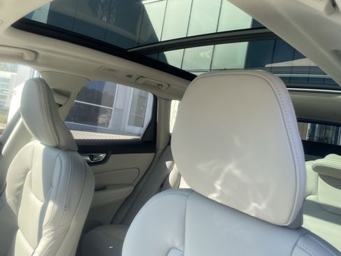 New 2026 Volvo XC60 B5 Ultra w/ Protection Package Premier image 16