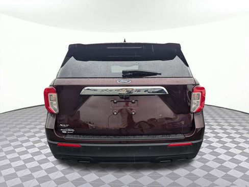Used 2022 Ford Explorer XLT image 4