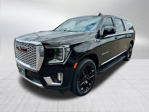 Used 2022 GMC Yukon XL Denali image 1