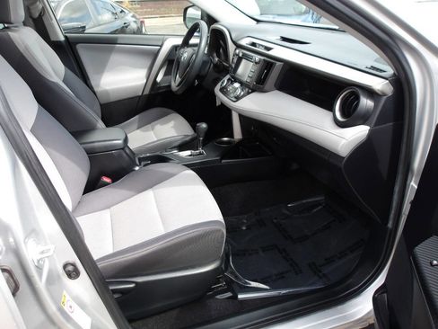 Used 2014 Toyota RAV4 XLE image 22