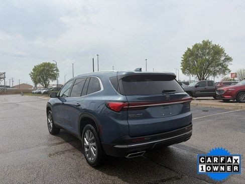 Used 2025 Buick Enclave Preferred image 2