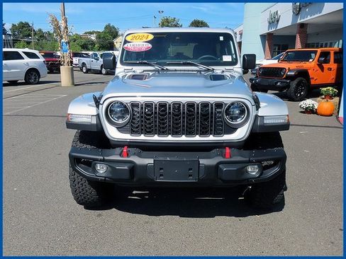 Certified 2024 Jeep Wrangler Unlimited Rubicon image 3