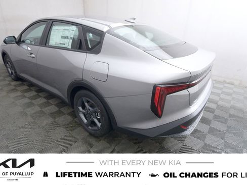 New 2025 Kia K4 LXS image 7
