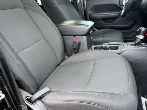 Used 2022 Jeep Wrangler Unlimited Sport w/ Sun And Sound Package image 27