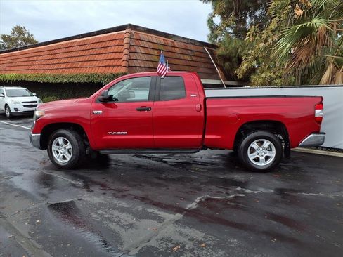 Used 2017 Toyota Tundra SR5 image 3