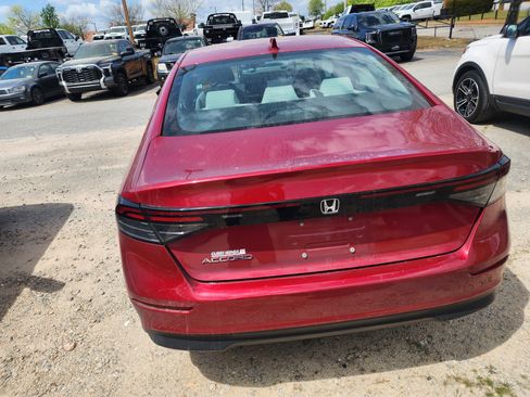 Used 2024 Honda Accord EX image 7