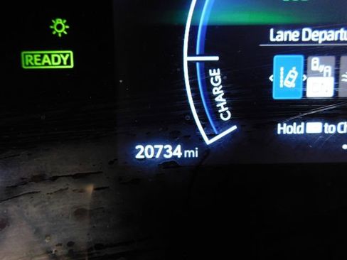 Used 2025 Toyota Camry LE image 35