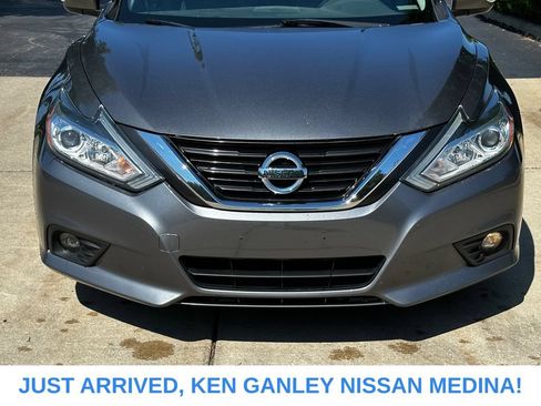 Used 2016 Nissan Altima 2.5 SL w/ Moonroof Package FWD image 8