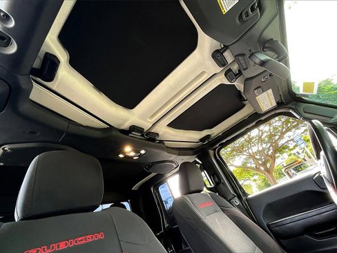 Used 2022 Jeep Gladiator Rubicon w/ Trailer Tow Package image 17