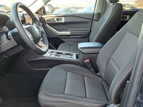 Used 2023 Ford Explorer XLT AWD/4WD image 13