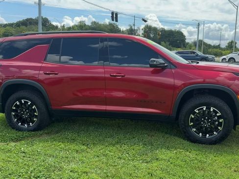 Used 2025 Chevrolet Traverse Z71 AWD/4WD image 8