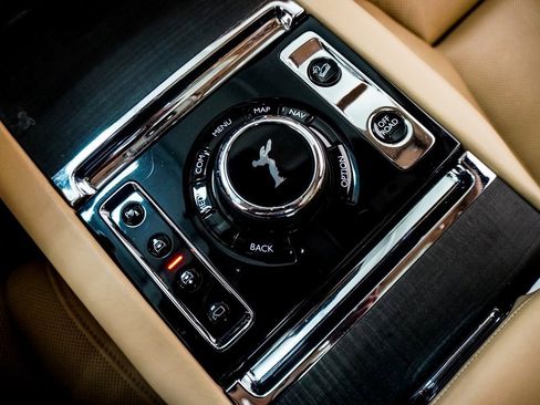 Used 2020 Rolls-Royce Cullinan image 39