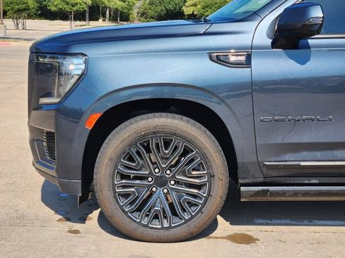 Used 2021 GMC Yukon Denali w/ Denali Premium Package RWD image 8