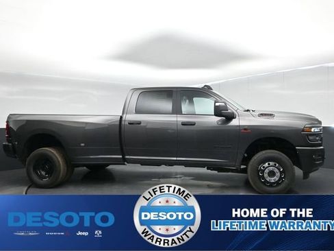 New 2026 RAM 3500 Big Horn AWD/4WD image 9
