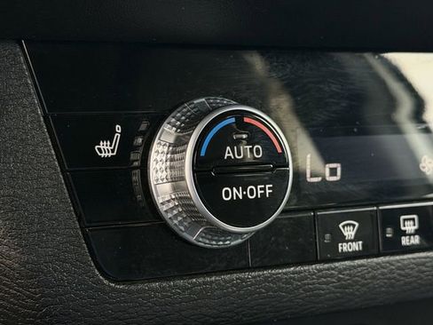 Used 2024 Mitsubishi Outlander SE image 18