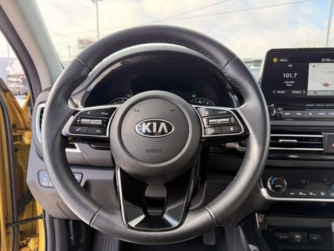 Used 2021 Kia Seltos SX w/ SX Sunroof Package image 16