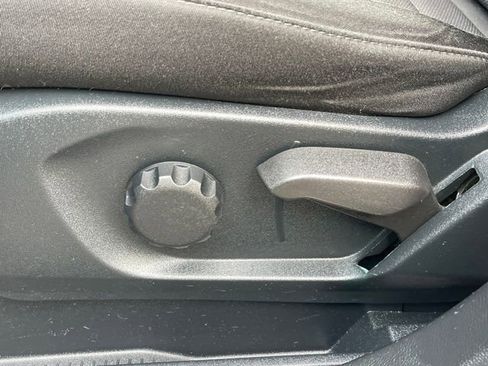 Used 2022 Ford Edge SE image 27