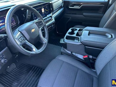 Used 2025 Chevrolet Silverado 1500 LT image 10