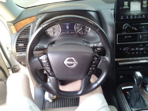 Used 2022 Nissan Armada SL AWD/4WD image 7