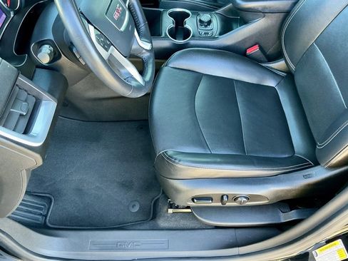 Used 2022 GMC Terrain SLT w/ Infotainment Package II image 39