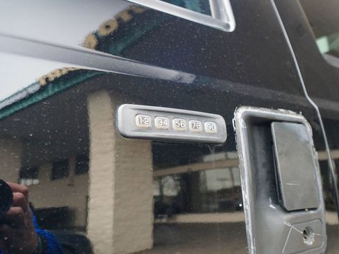 Used 2016 Ford F250 XLT w/ XLT Value Package image 11