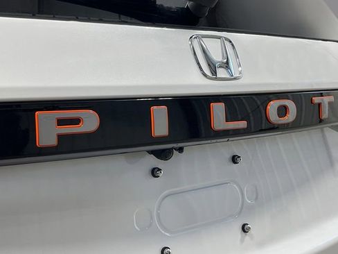 New 2026 Honda Pilot TrailSport image 7