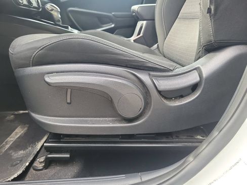 Used 2020 Kia Soul S FWD image 16