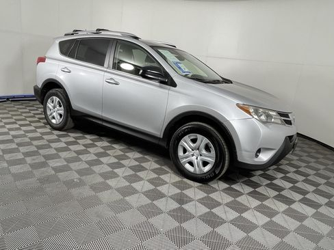 Used 2013 Toyota RAV4 LE AWD/4WD image 7