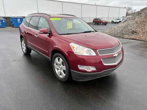 Used 2010 Chevrolet Traverse LTZ image 9