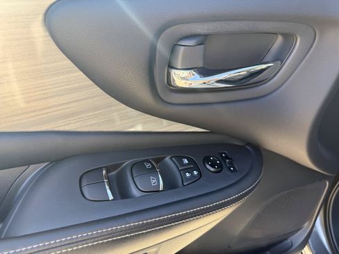 Used 2015 Nissan Murano SL w/ SL Technology Package FWD image 13