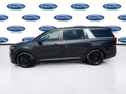 Used 2025 Kia Carnival FWD image 4