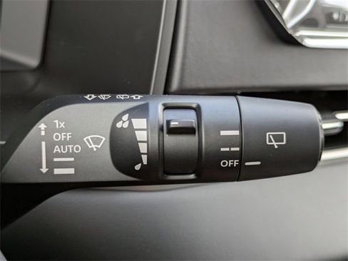 New 2025 Mitsubishi Outlander SE image 27