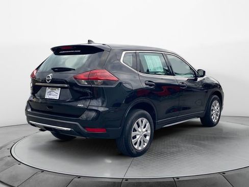 Used 2019 Nissan Rogue S image 5
