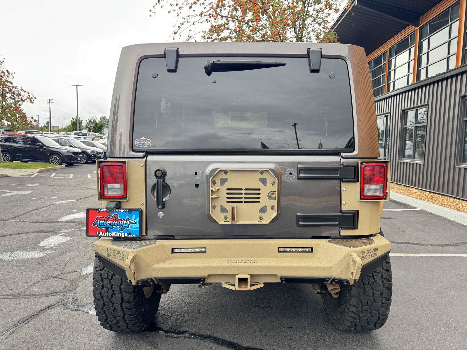 Used 2016 Jeep Wrangler Unlimited Rubicon w/ Connectivity Group AWD/4WD image 4