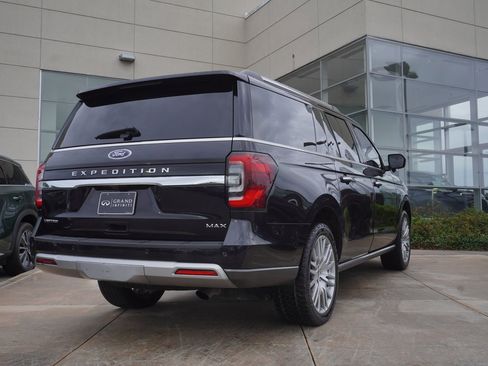 Used 2022 Ford Expedition Max Limited image 9