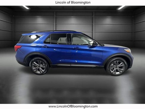 Used 2022 Ford Explorer XLT w/ Equipment Group 202A AWD/4WD image 8