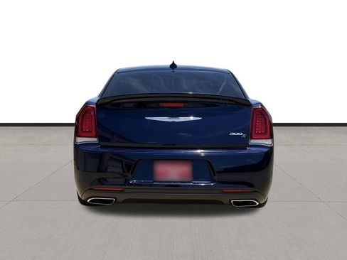 Used 2015 Chrysler 300 S RWD image 6