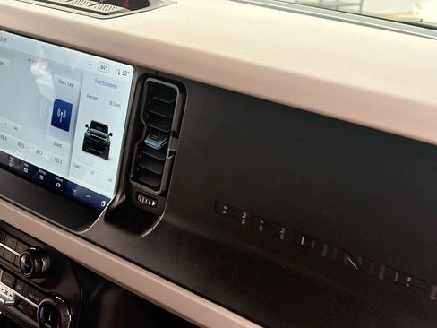 Used 2022 Ford Bronco Wildtrak image 47